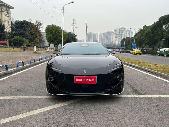 Фото 2 - Avatr 12