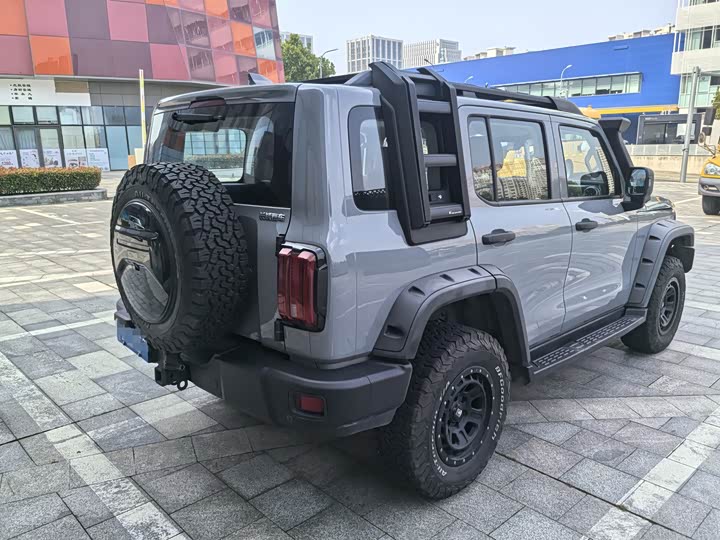 Фото 4 - Tank 300