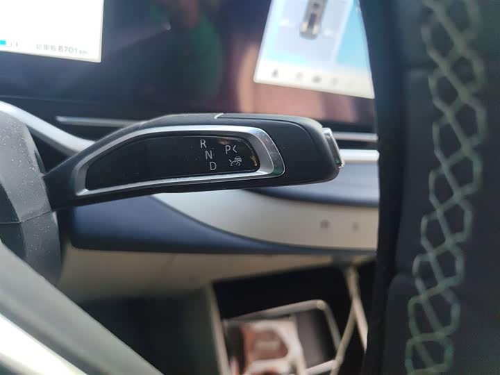 Фото 7 - Maxus G90