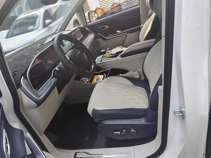 Фото 8 - Maxus G90