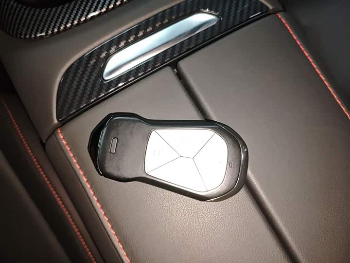 Фото 9 - XPeng P7