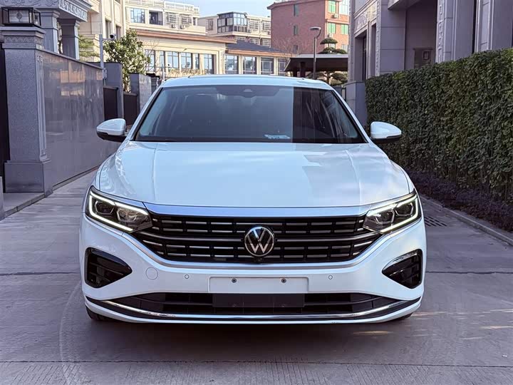 Фото 2 - Volkswagen Passat