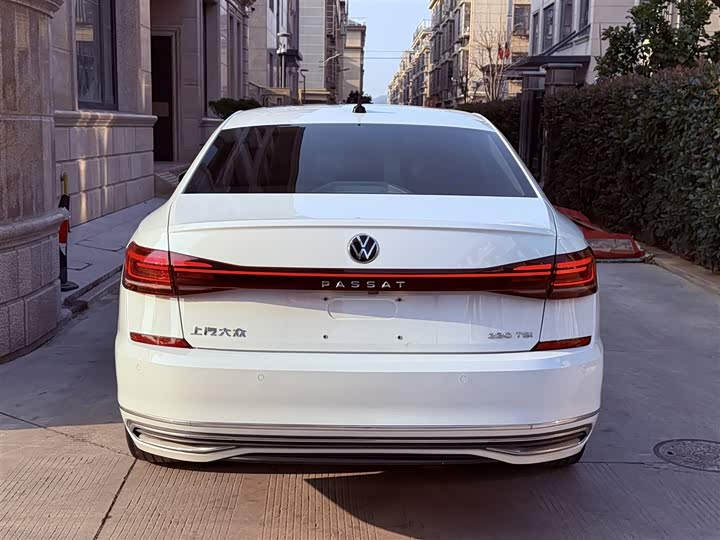 Фото 9 - Volkswagen Passat