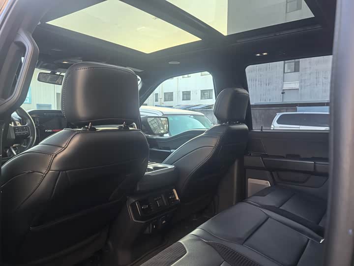 Фото 3 - Ford F-150 Raptor