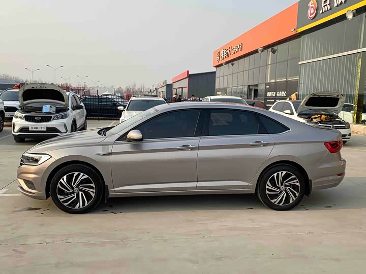 Фото 4 - Volkswagen Sagitar L