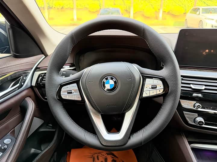 Фото 8 - BMW 5 Series