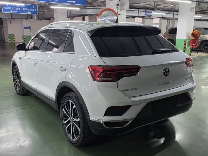 Фото 5 - Volkswagen T-Roc