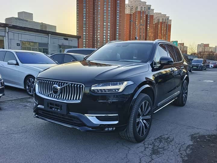 Фото 1 - Volvo XC90