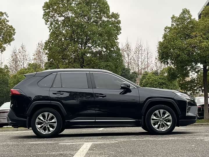 Фото 7 - Toyota Wildlander