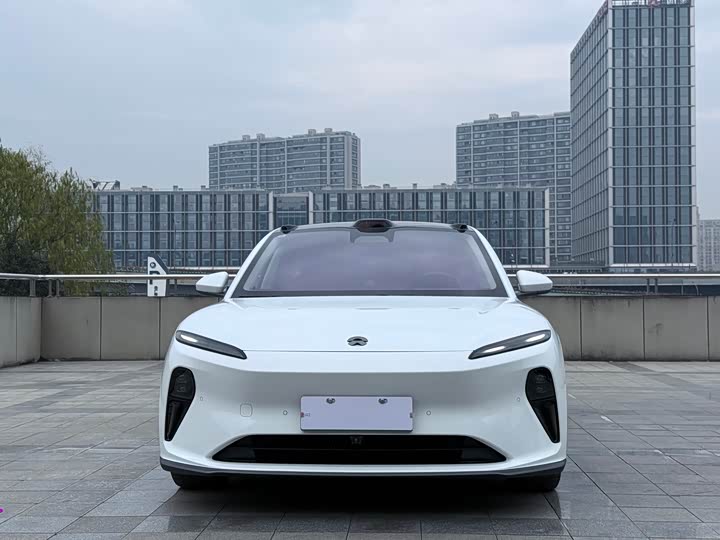 Фото 2 - Nio ET5