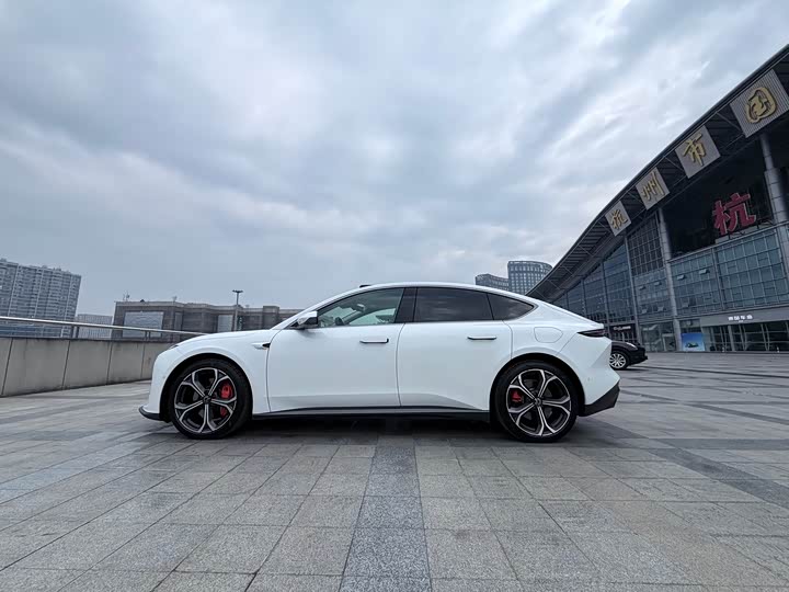 Фото 8 - Nio ET5