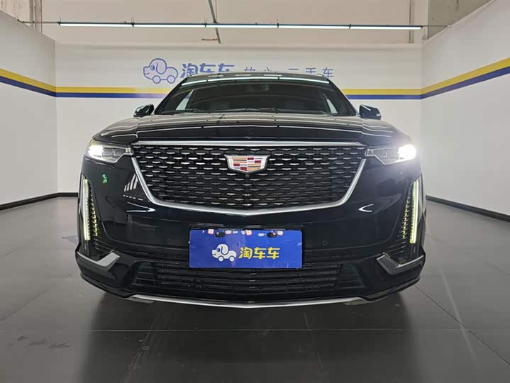 Фото 2 - Cadillac XT6