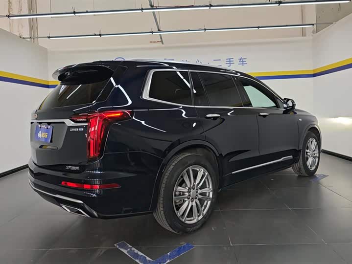Фото 3 - Cadillac XT6