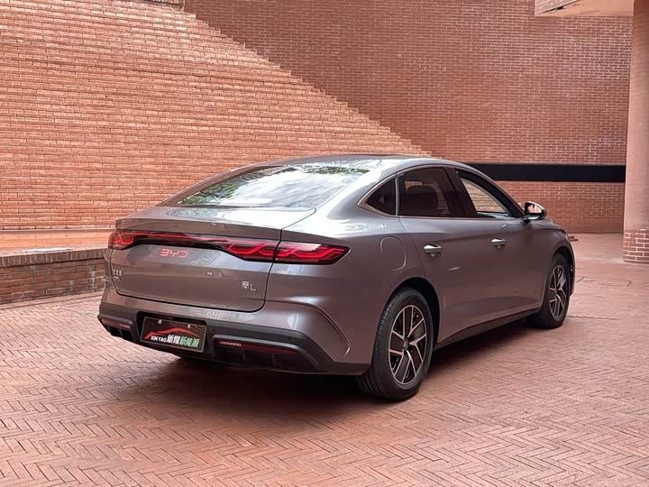 Фото 6 - BYD Qin L