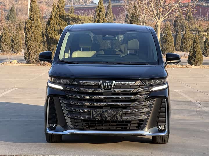 Фото 2 - Toyota Vellfire