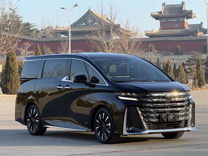 Фото 3 - Toyota Vellfire