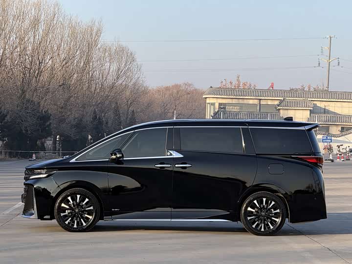 Фото 4 - Toyota Vellfire