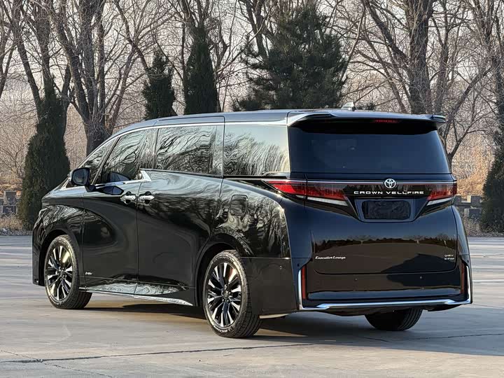 Фото 5 - Toyota Vellfire