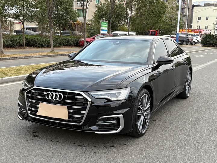 Фото 1 - Audi A6L