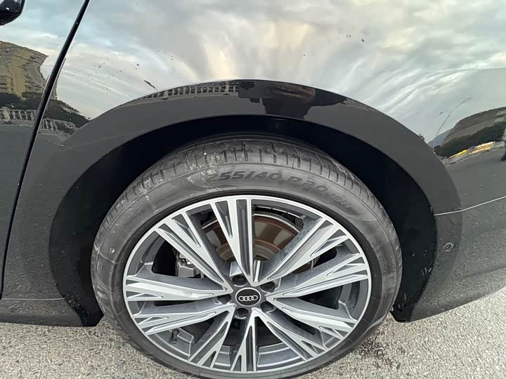 Фото 8 - Audi A6L