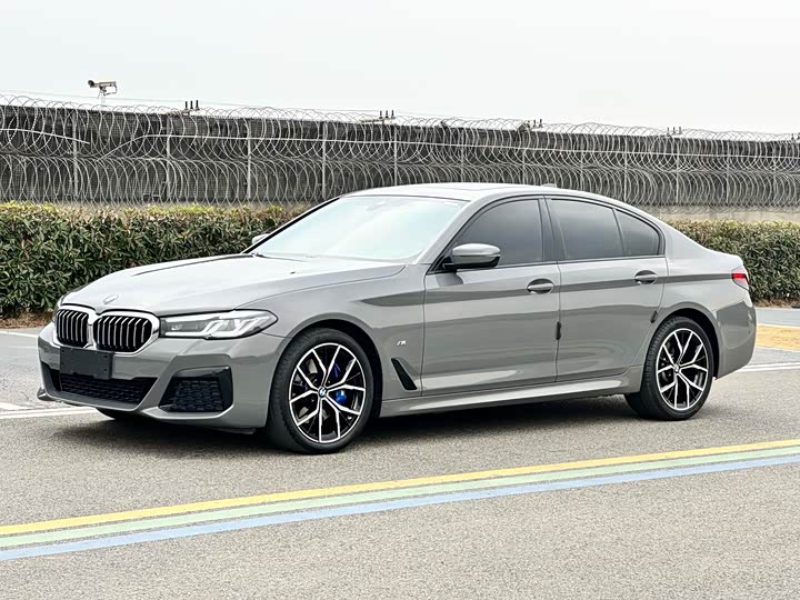 Фото 1 - BMW 5 Series