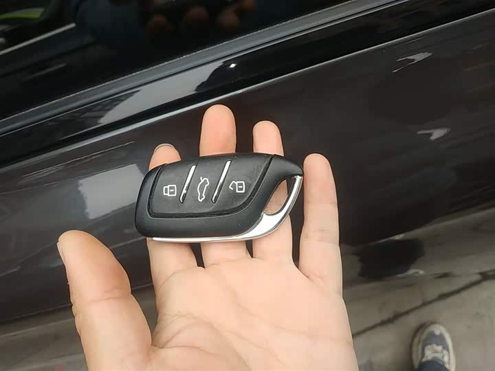 Фото 9 - MG Motor 5 Scorpio