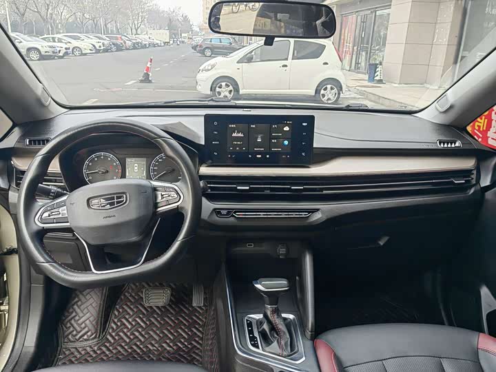 Фото 4 - Geely Vision X3