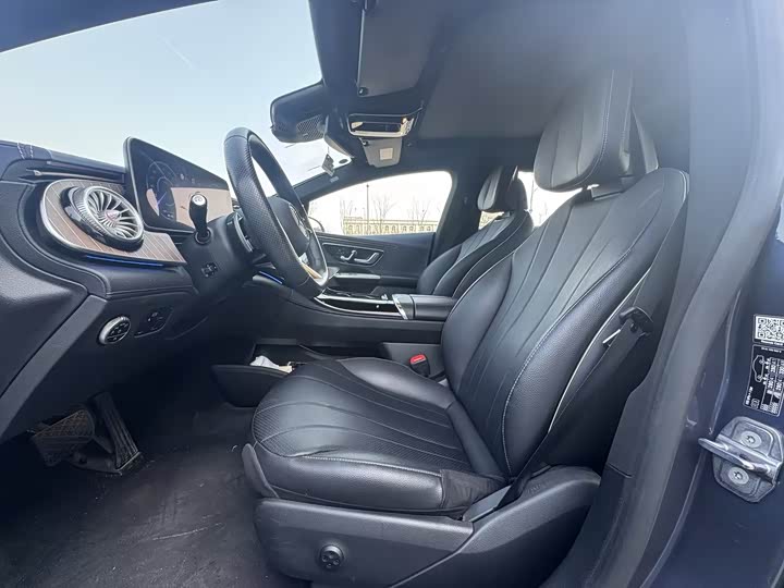 Фото 2 - Mercedes-Benz EQE