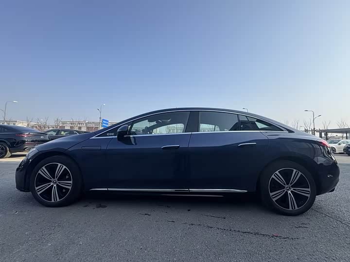 Фото 9 - Mercedes-Benz EQE