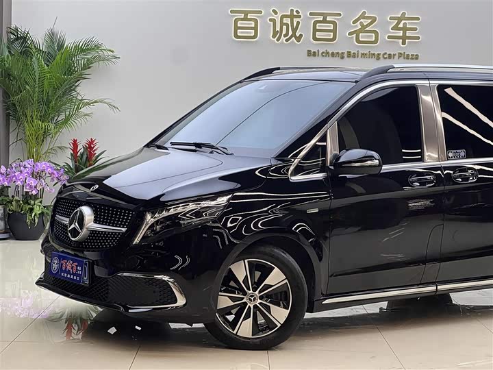 Фото 3 - Mercedes-Benz V-Class