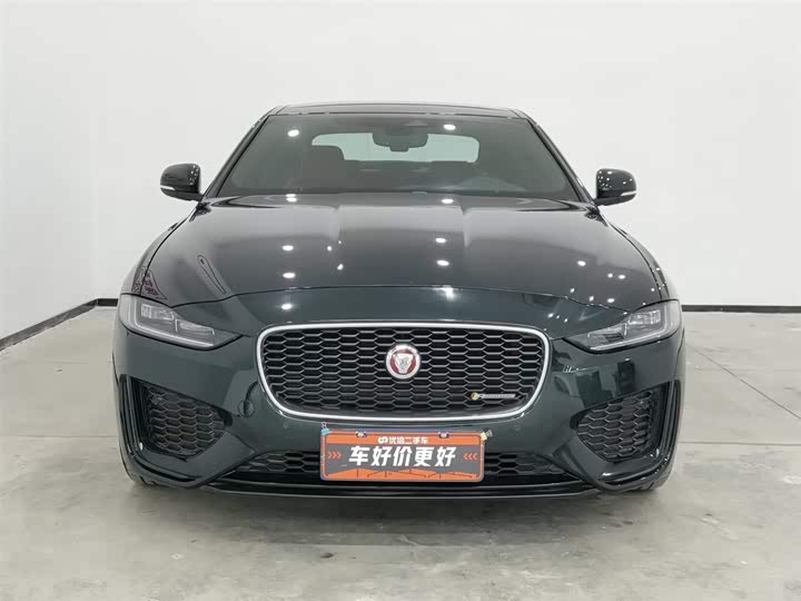 Фото 3 - Jaguar XE L