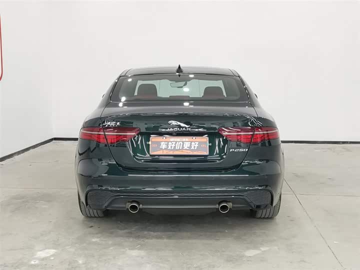 Фото 4 - Jaguar XE L