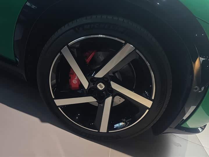 Фото 6 - Xiaomi YU7