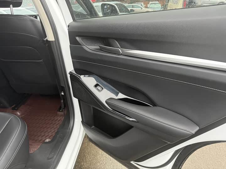 Фото 8 - Haval H6