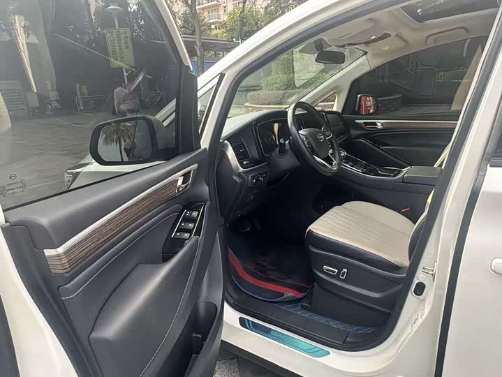 Фото 9 - GAC Trumpchi M8