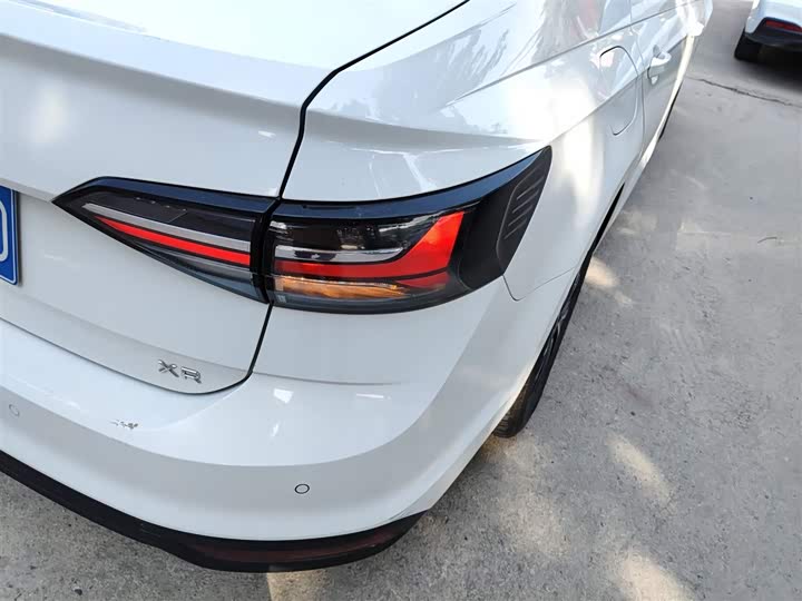 Фото 8 - Volkswagen Lavida