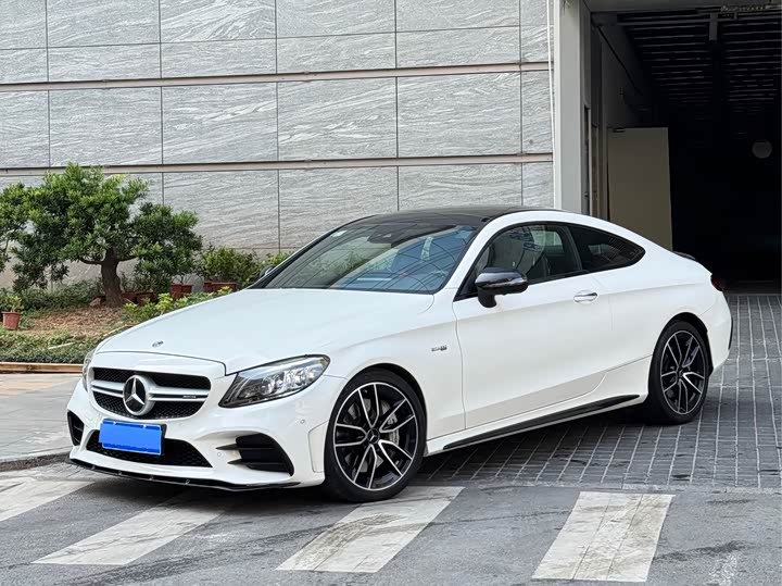 Фото 1 - Mercedes-Benz C-Class AMG