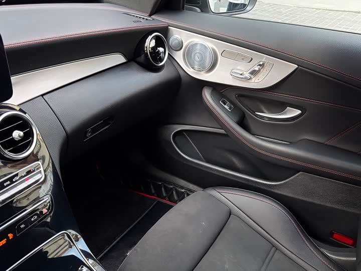 Фото 9 - Mercedes-Benz C-Class AMG