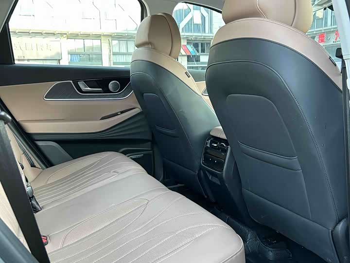 Фото 8 - Chery Tiggo 8L