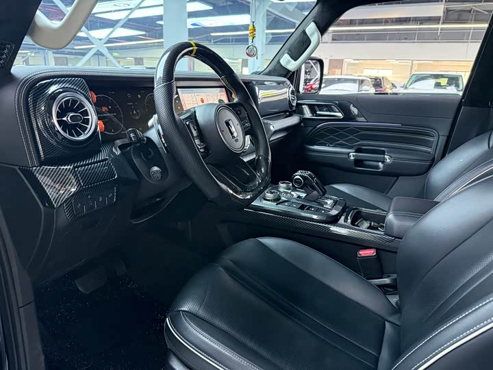 Фото 4 - Tank 300