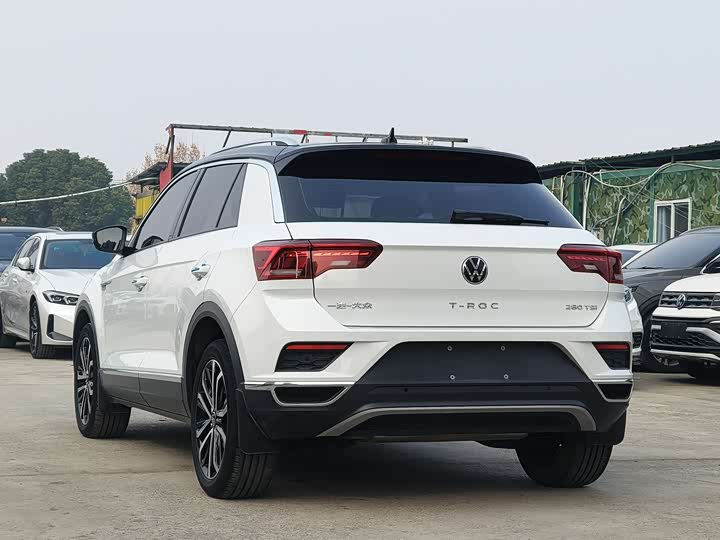 Фото 7 - Volkswagen T-Roc