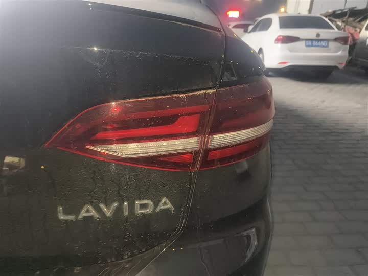 Фото 8 - Volkswagen Lavida