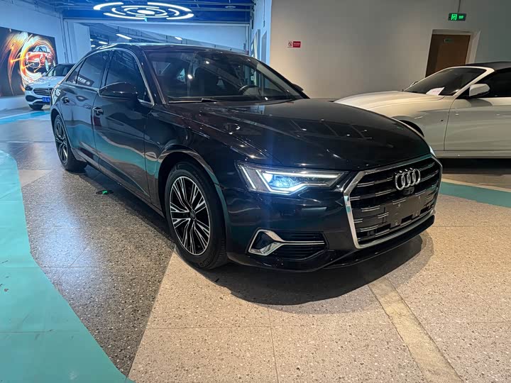 Фото 3 - Audi A6L