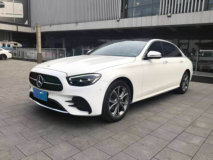 Фото 1 - Mercedes-Benz E-Class