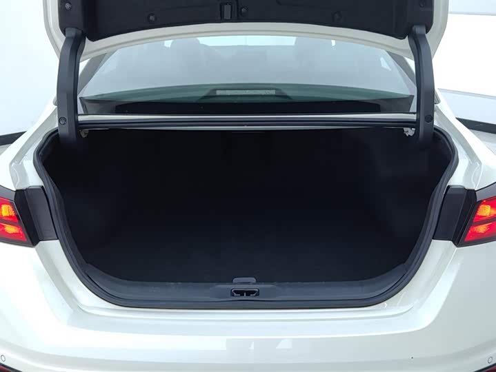 Фото 4 - Nissan Teana