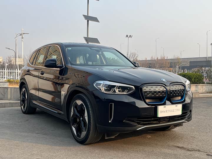 Фото 8 - BMW iX3