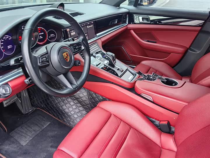 Фото 4 - Porsche Panamera