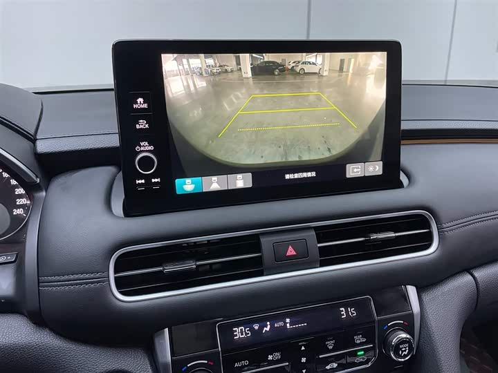 Фото 9 - Honda Avancier