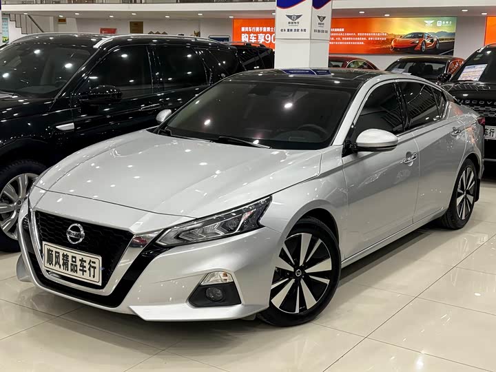 Фото 1 - Nissan Teana