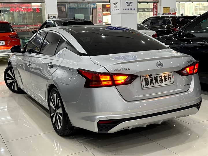 Фото 5 - Nissan Teana